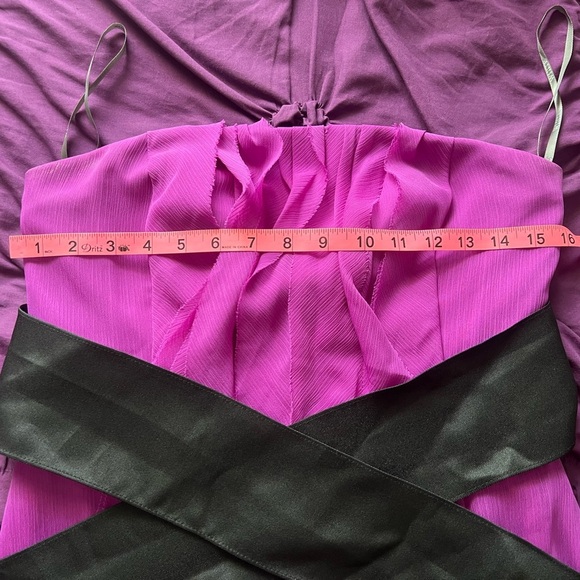 Vera Wang Strapless Gown - Picture 3 of 7